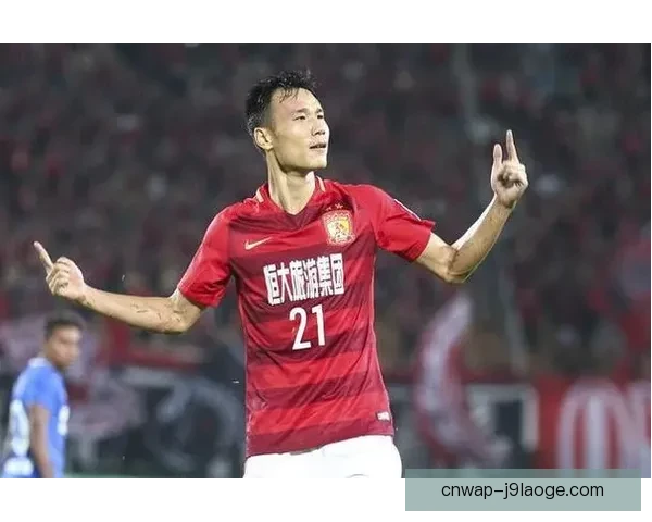 奥德加德在博洛尼亚比赛中展现强悍防守能力为球队提供重要支援 奥德加德在博洛尼亚比赛中展现强悍防守能力为球队提供重要支援